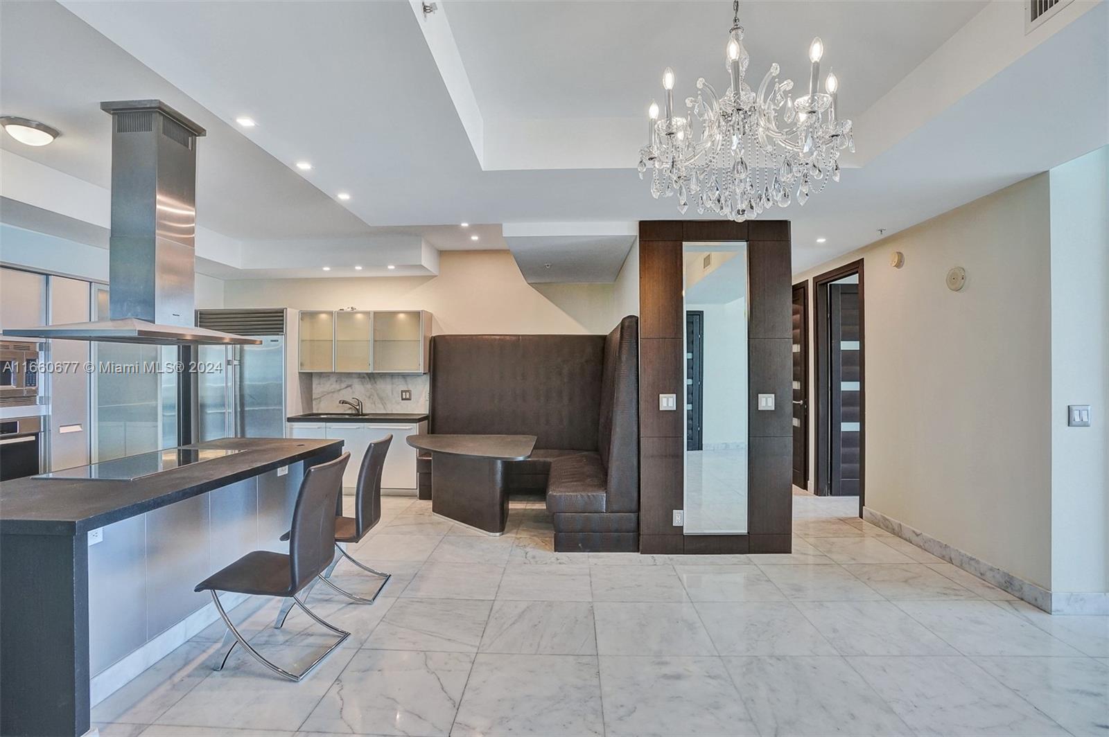 TRUMP ROYALE - Residential