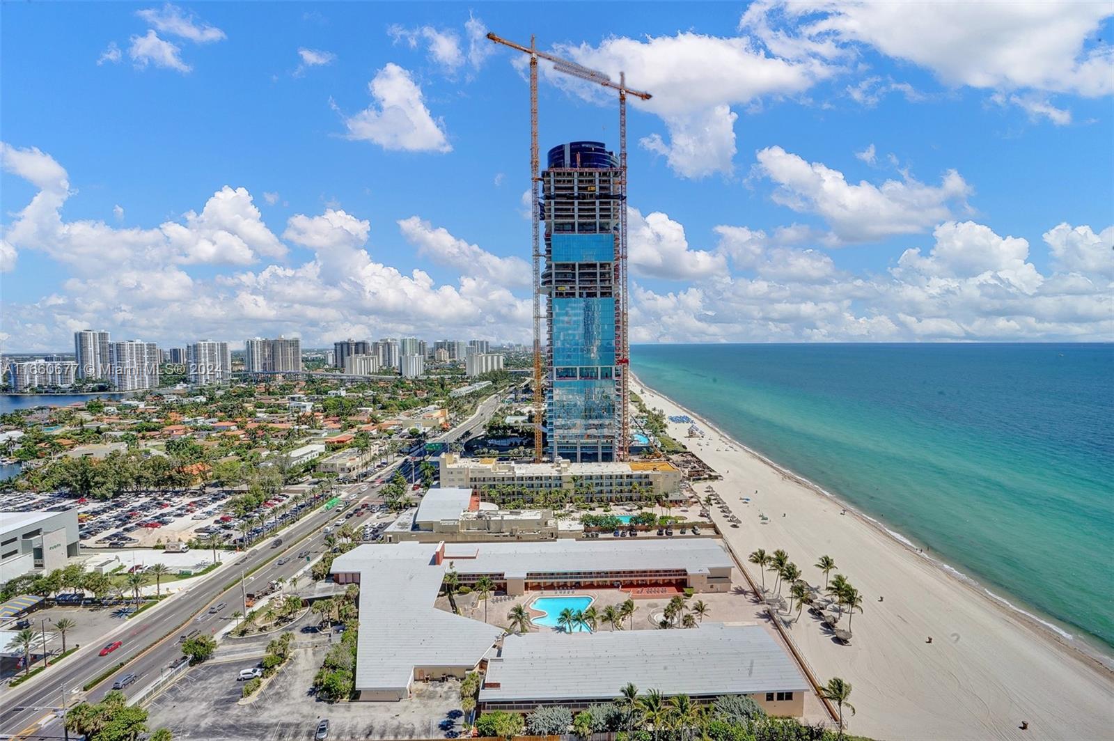 TRUMP ROYALE - Residential
