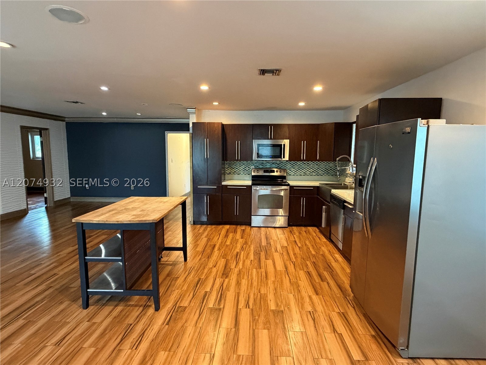 56 NW 39th St 56