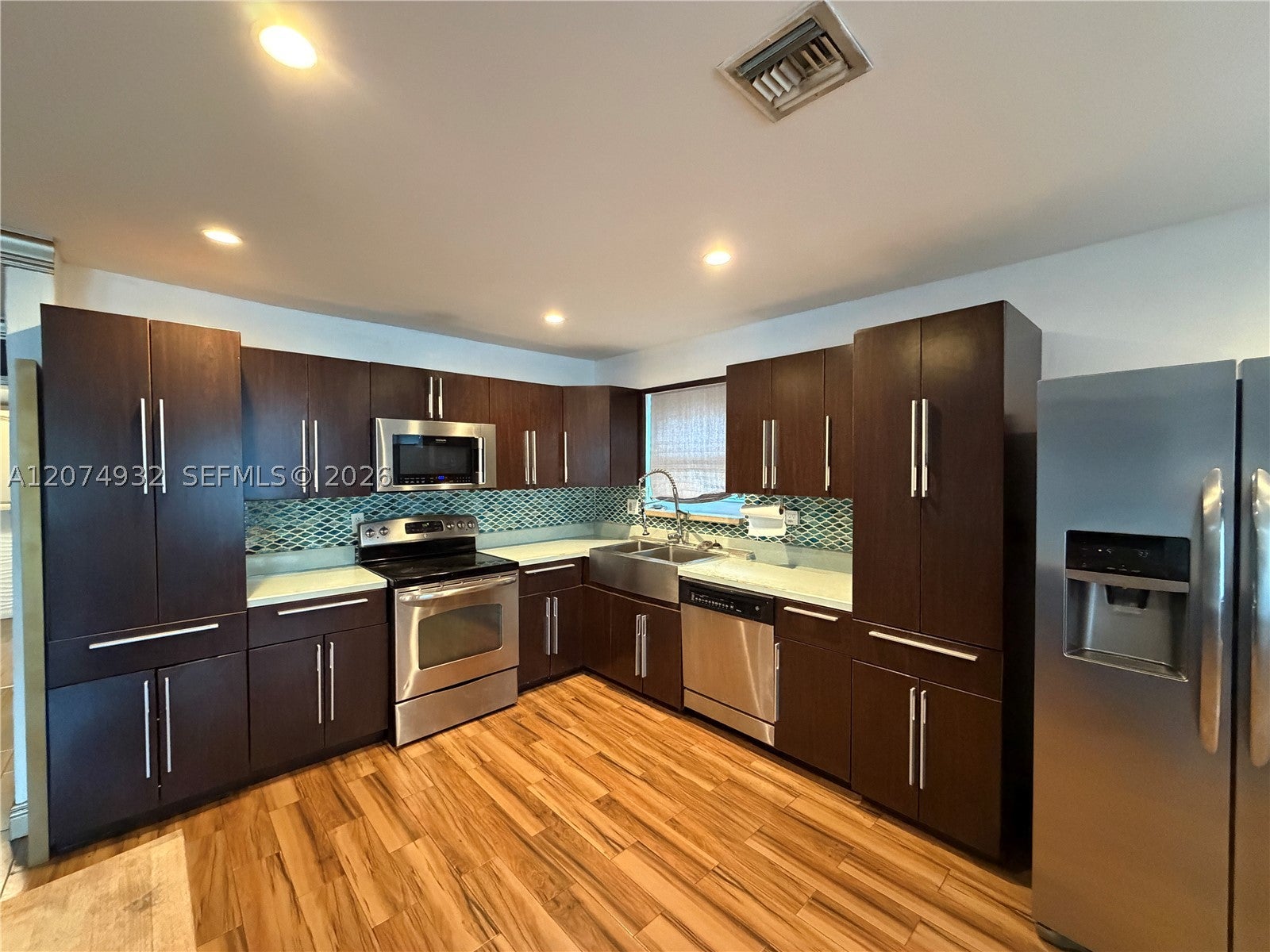 56 NW 39th St 56