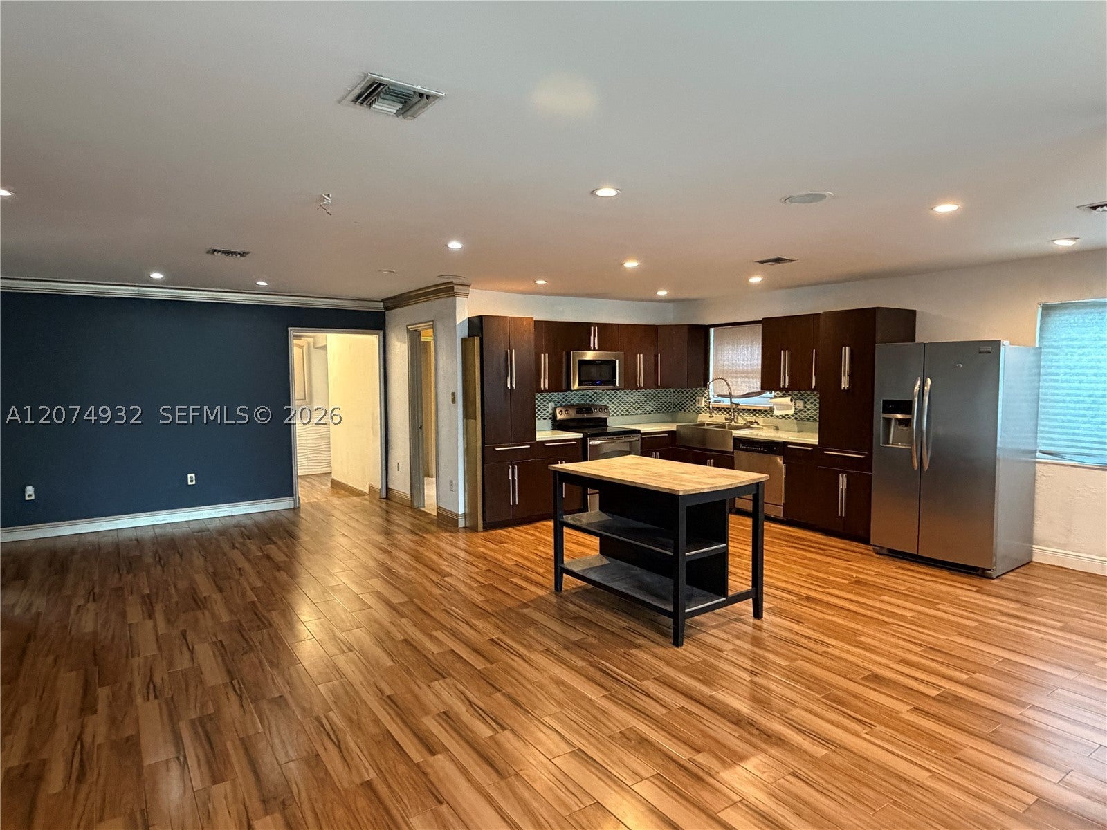 56 NW 39th St 56