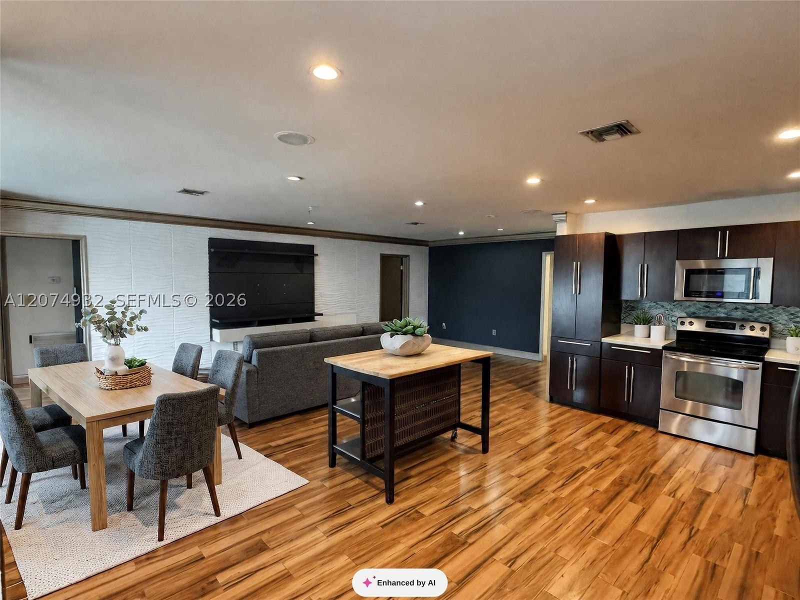 56 NW 39th St 56