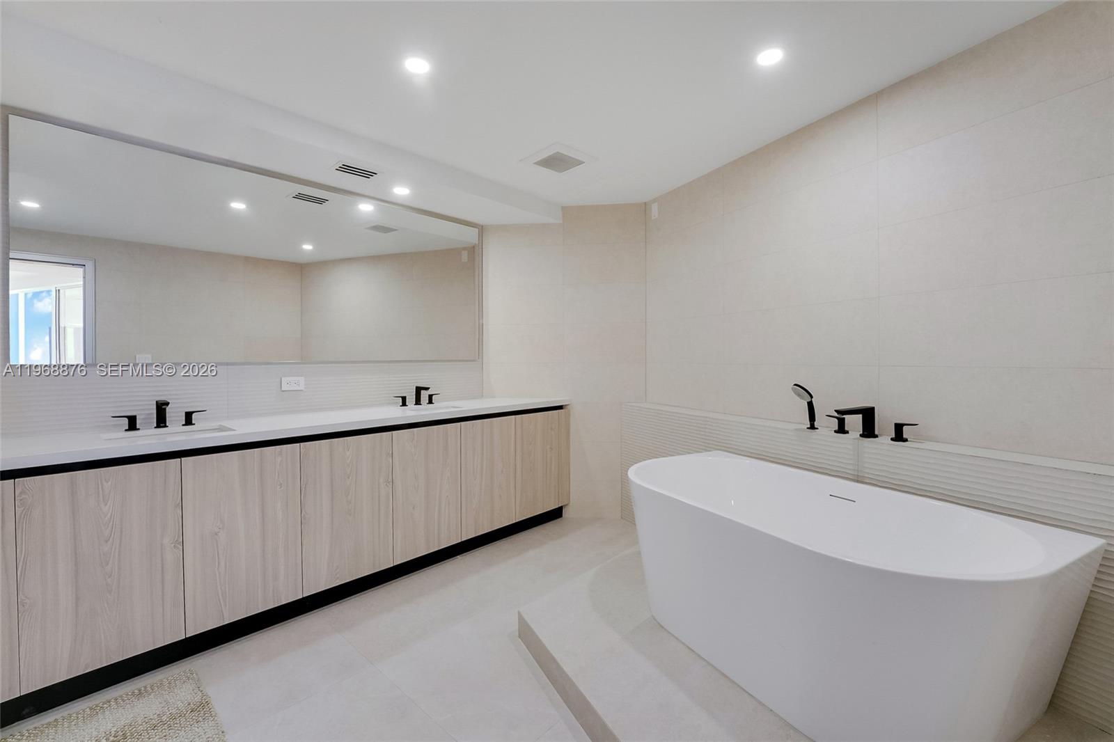 PALM BAY TOWERS CONDO - Residential