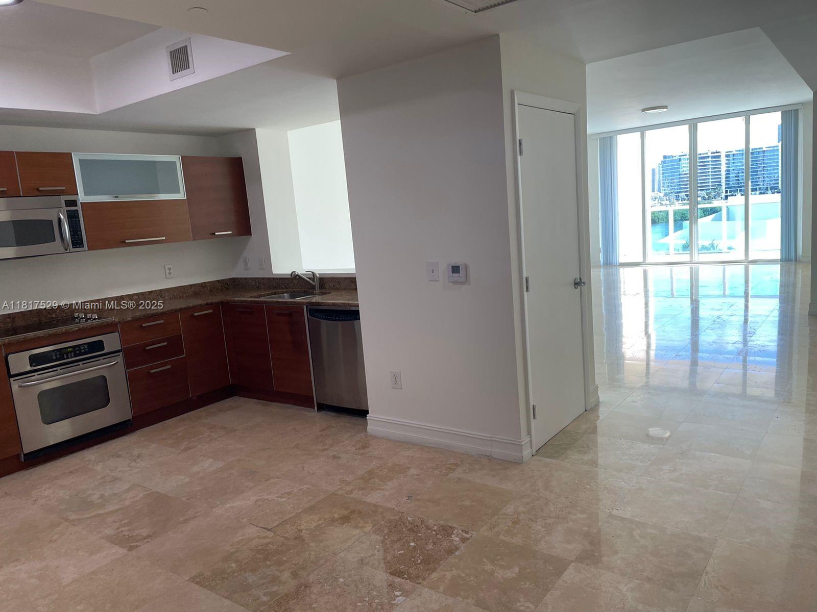 3330 Ne 190th St 817, Aventura, Miami-Dade County, Florida - 2 Bedrooms  
3 Bathrooms - 