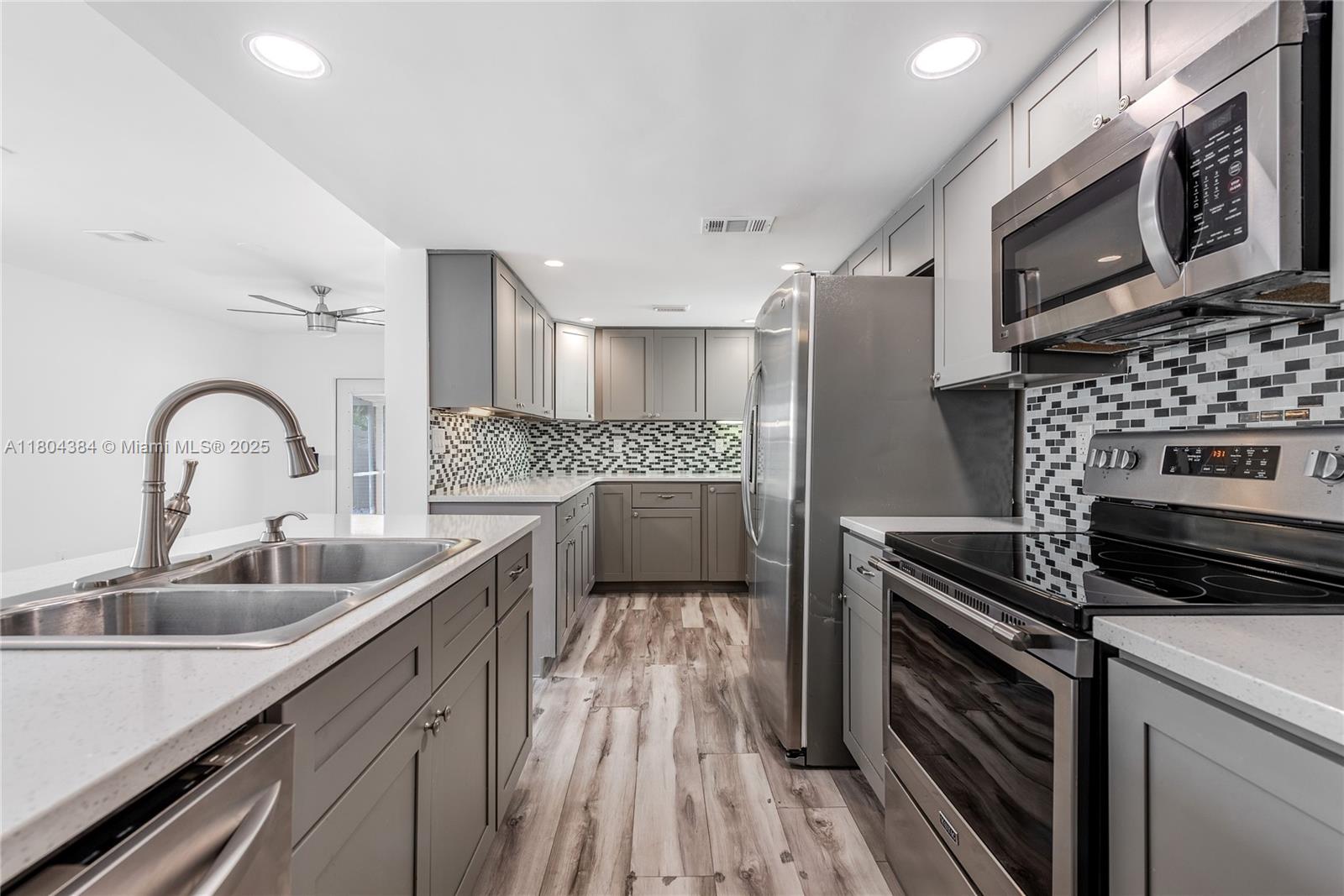 VICTORIA WOODS PL 1 - Residential Lease