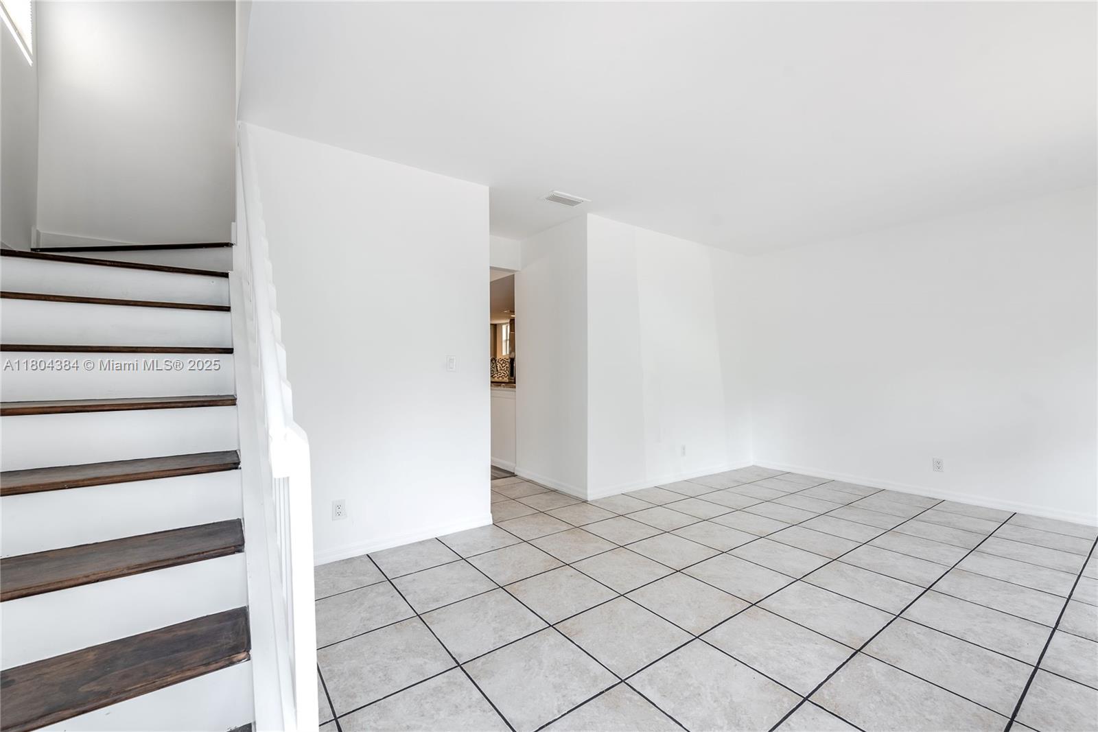 VICTORIA WOODS PL 1 - Residential Lease