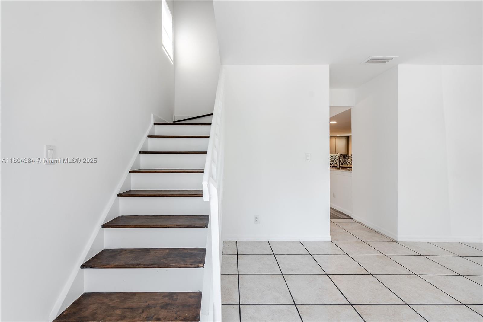 VICTORIA WOODS PL 1 - Residential Lease