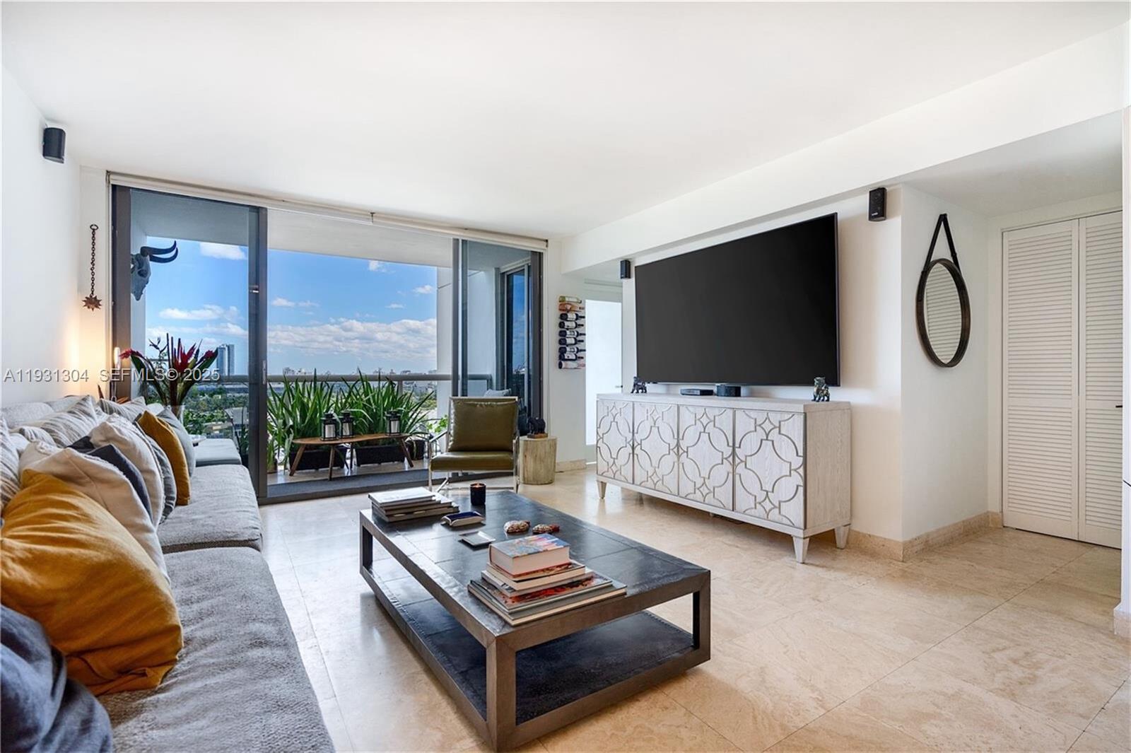 SUNSET HARBOUR NORTH COND - Residential Lease