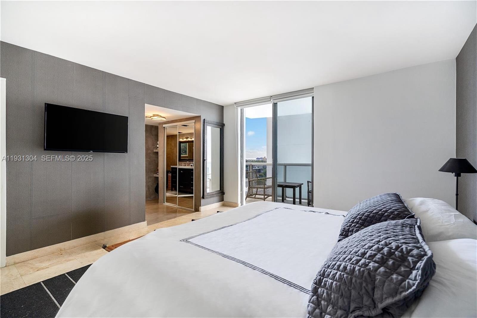 SUNSET HARBOUR NORTH COND - Residential Lease