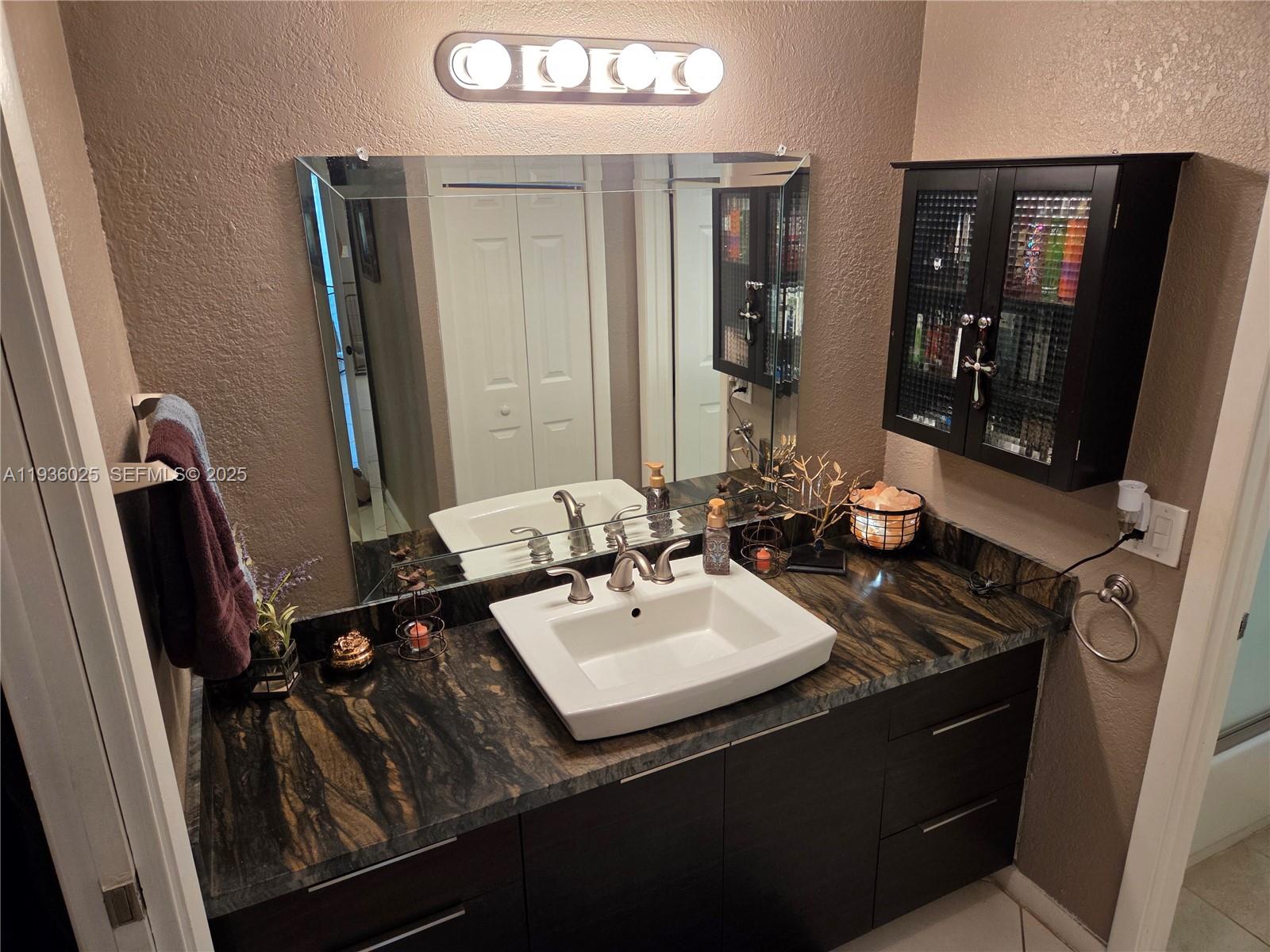 RACQUET CLUB APARTMENTS A - Residential