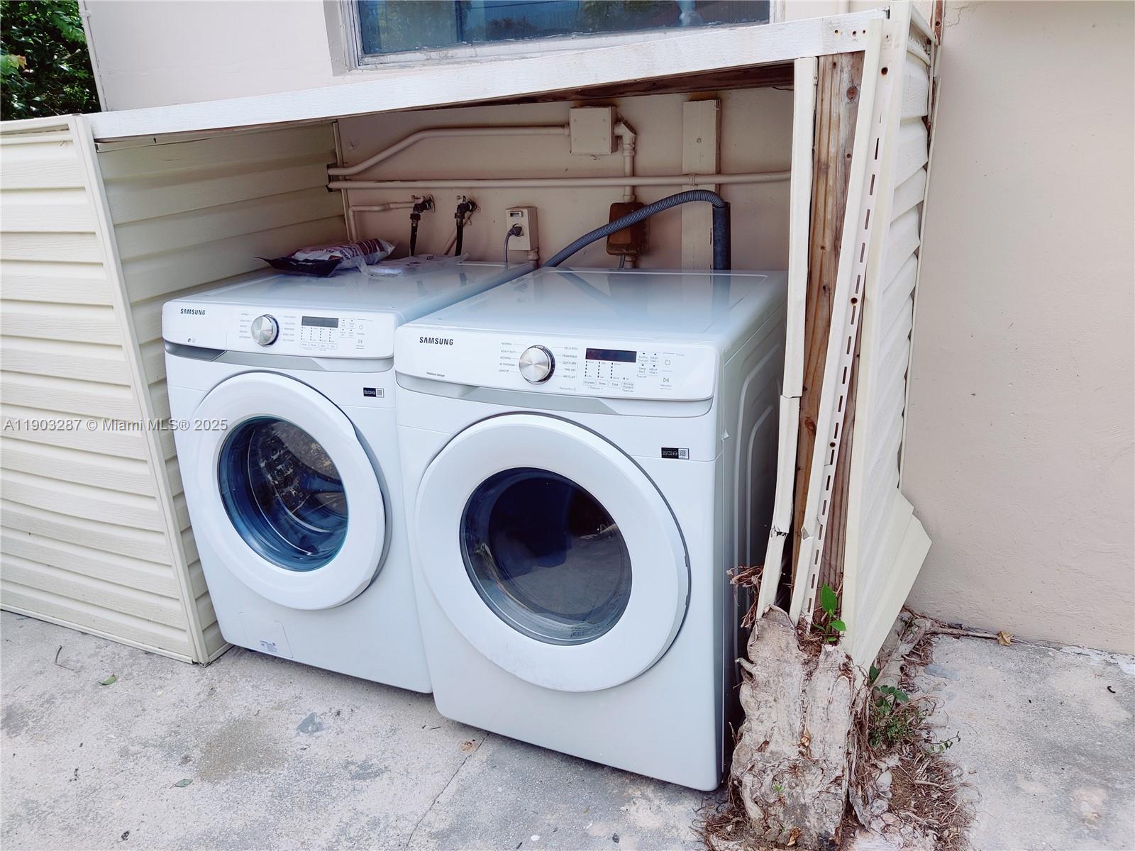 GRANT PARK - Residential Lease