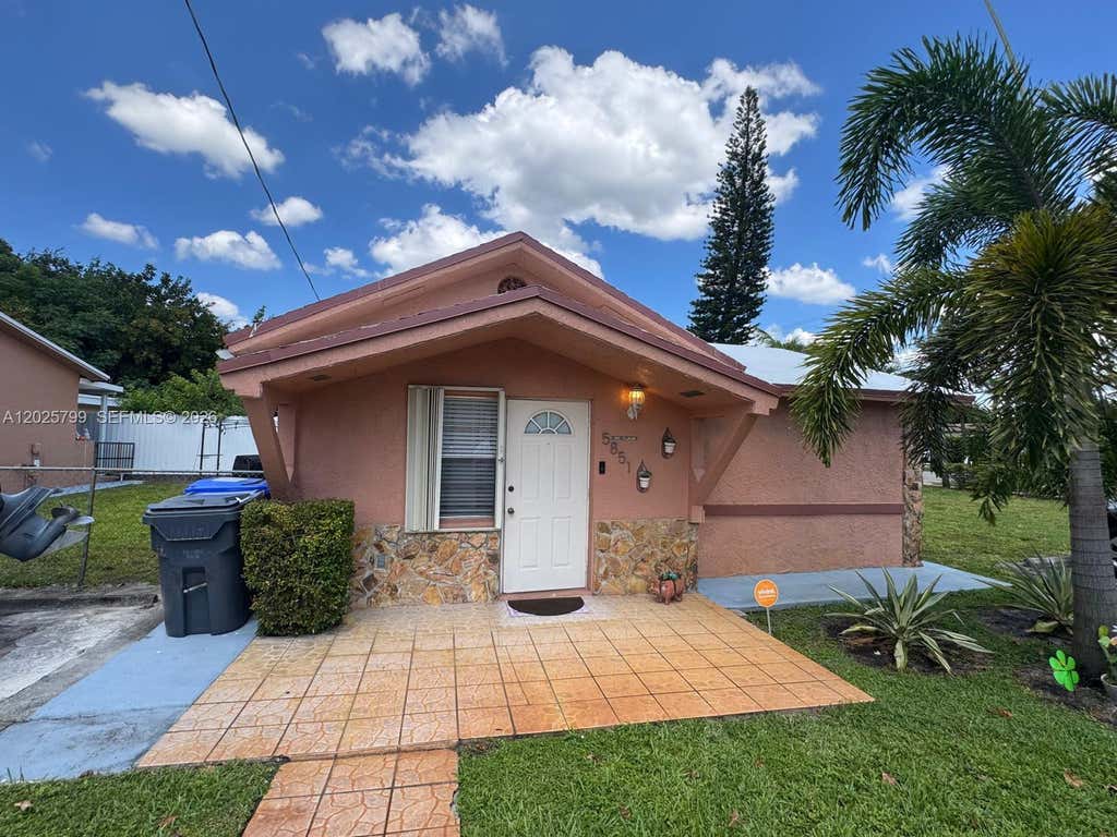 Photo of 5851-5853 Fillmore St, Hollywood, FL 33021 (MLS # A12025799)