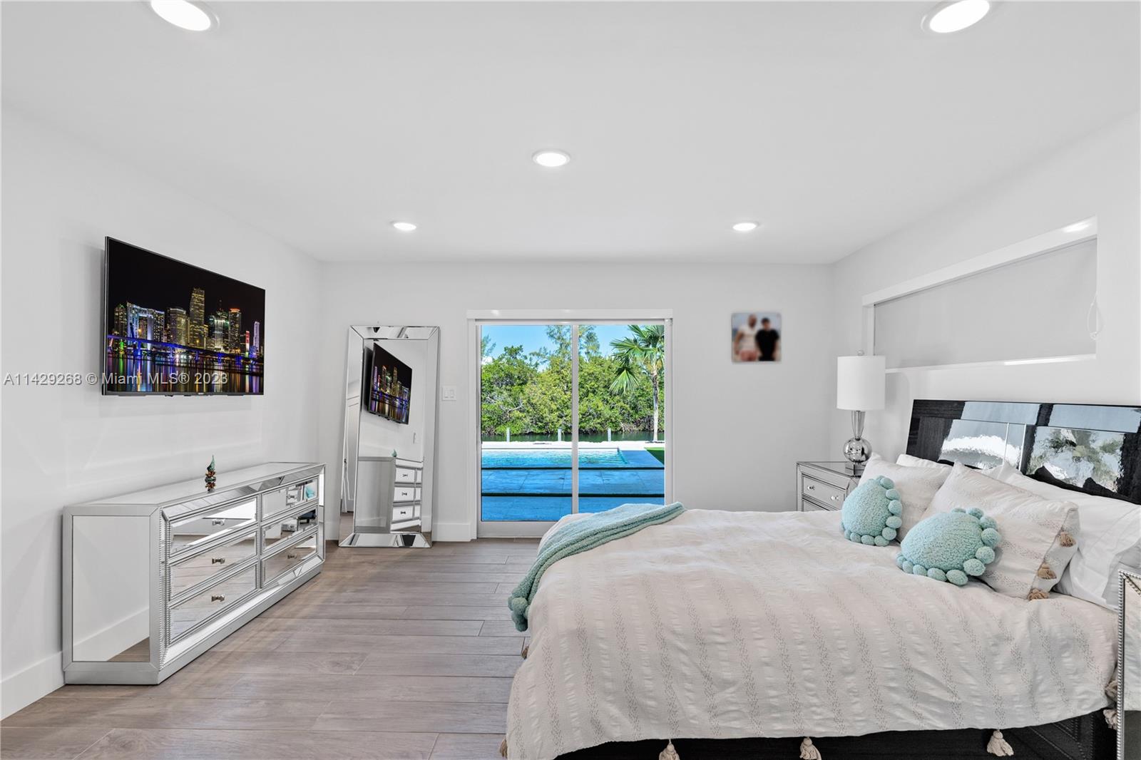 VENETIAN SHORES NO 2 - Residential