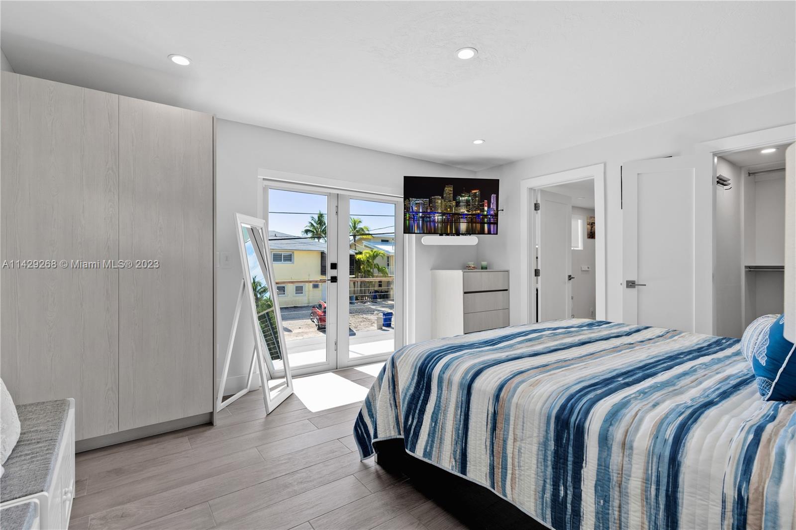 VENETIAN SHORES NO 2 - Residential