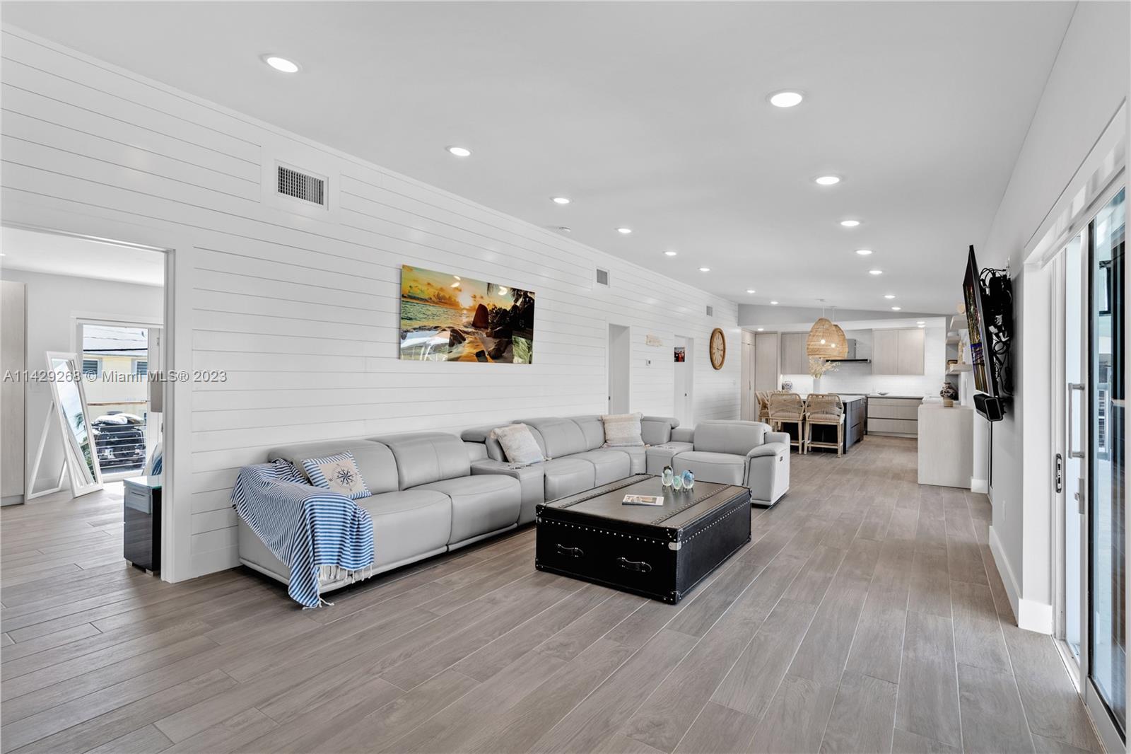 VENETIAN SHORES NO 2 - Residential