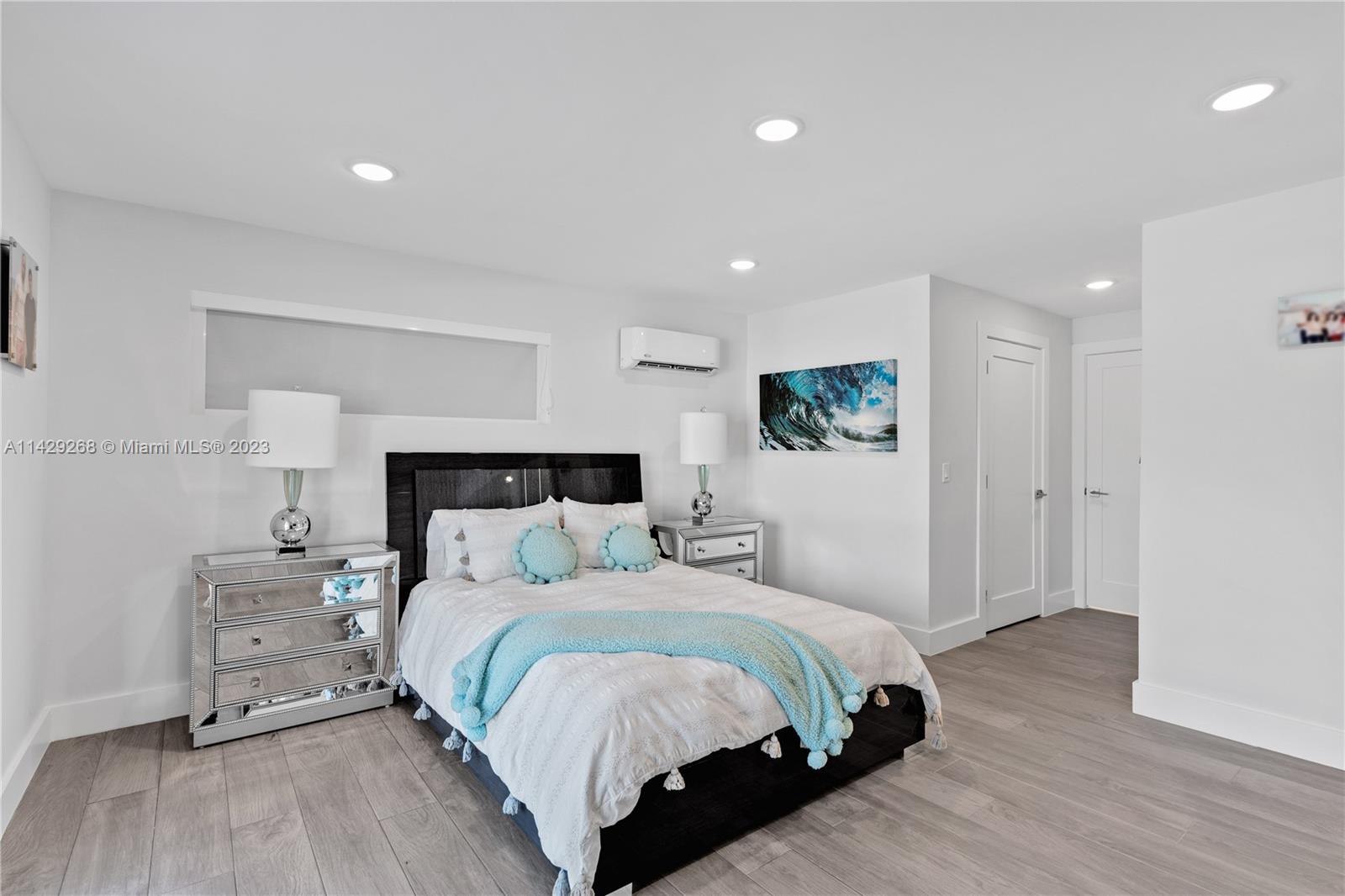 VENETIAN SHORES NO 2 - Residential