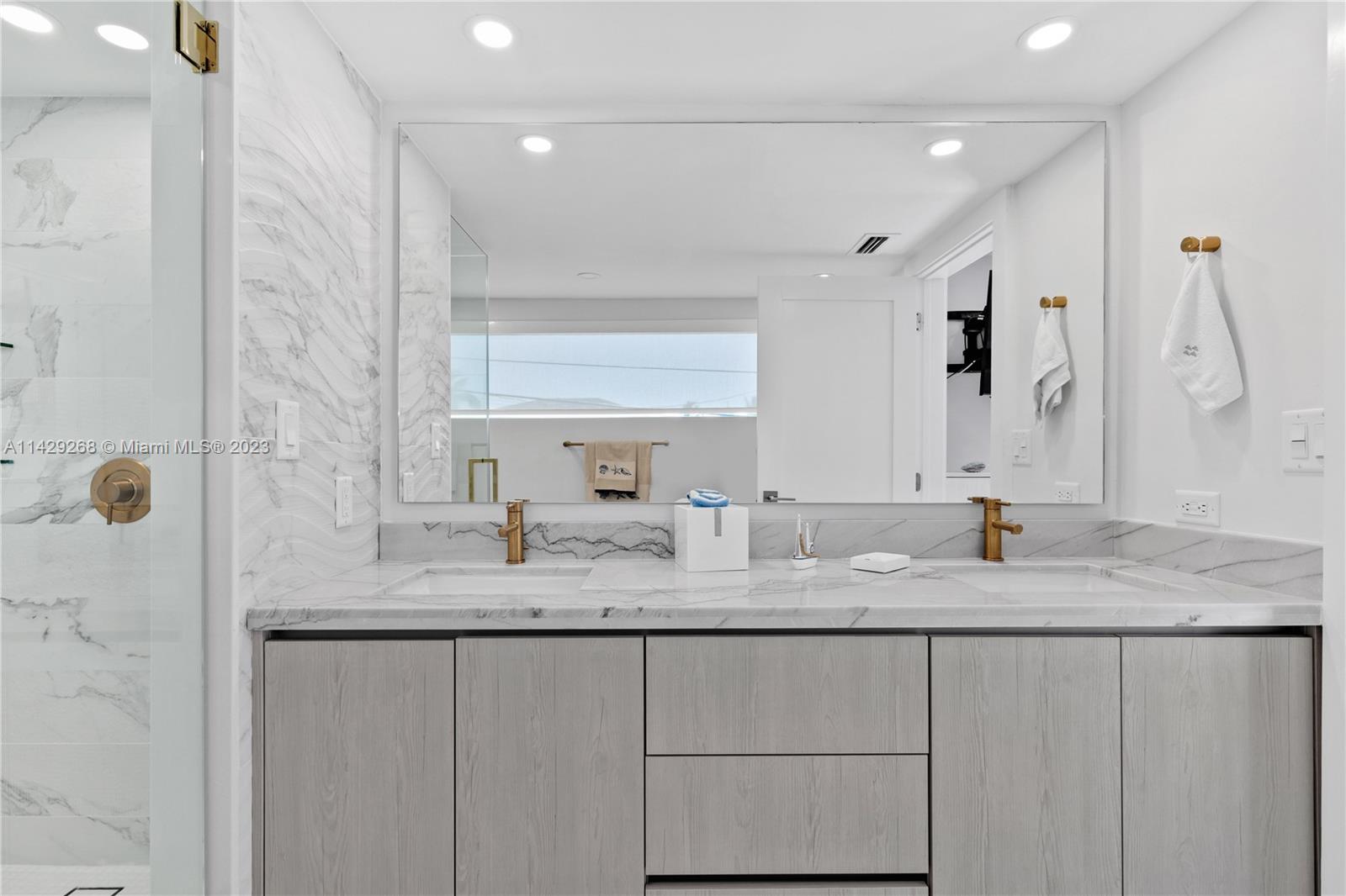 VENETIAN SHORES NO 2 - Residential