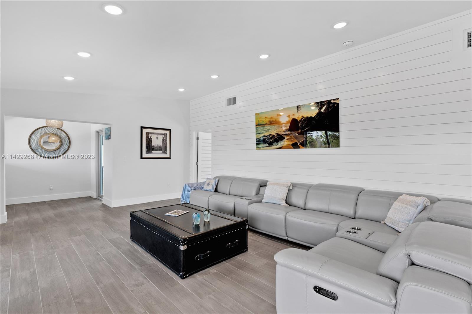 VENETIAN SHORES NO 2 - Residential