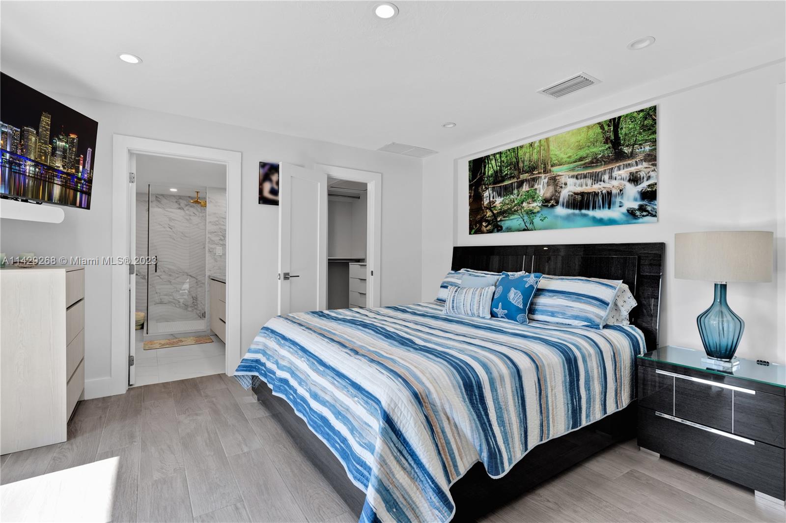 VENETIAN SHORES NO 2 - Residential