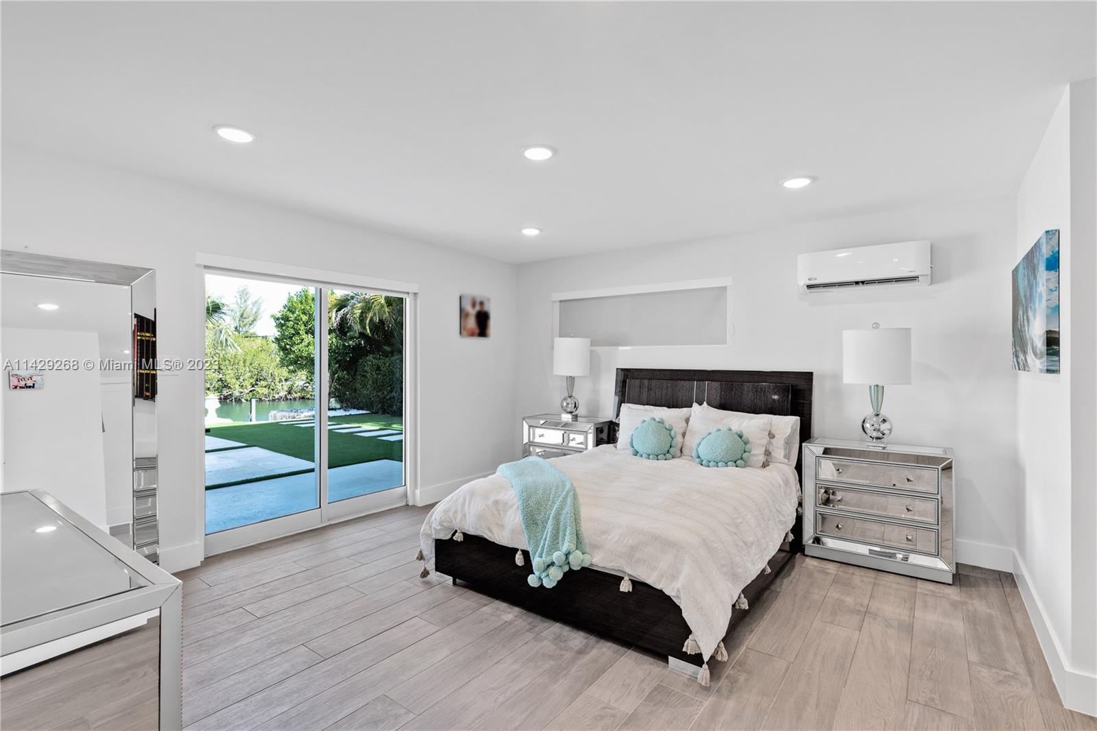 VENETIAN SHORES NO 2 - Residential