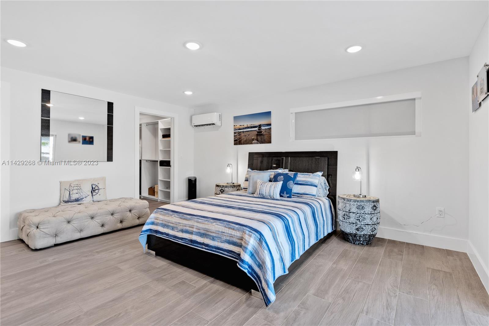 VENETIAN SHORES NO 2 - Residential