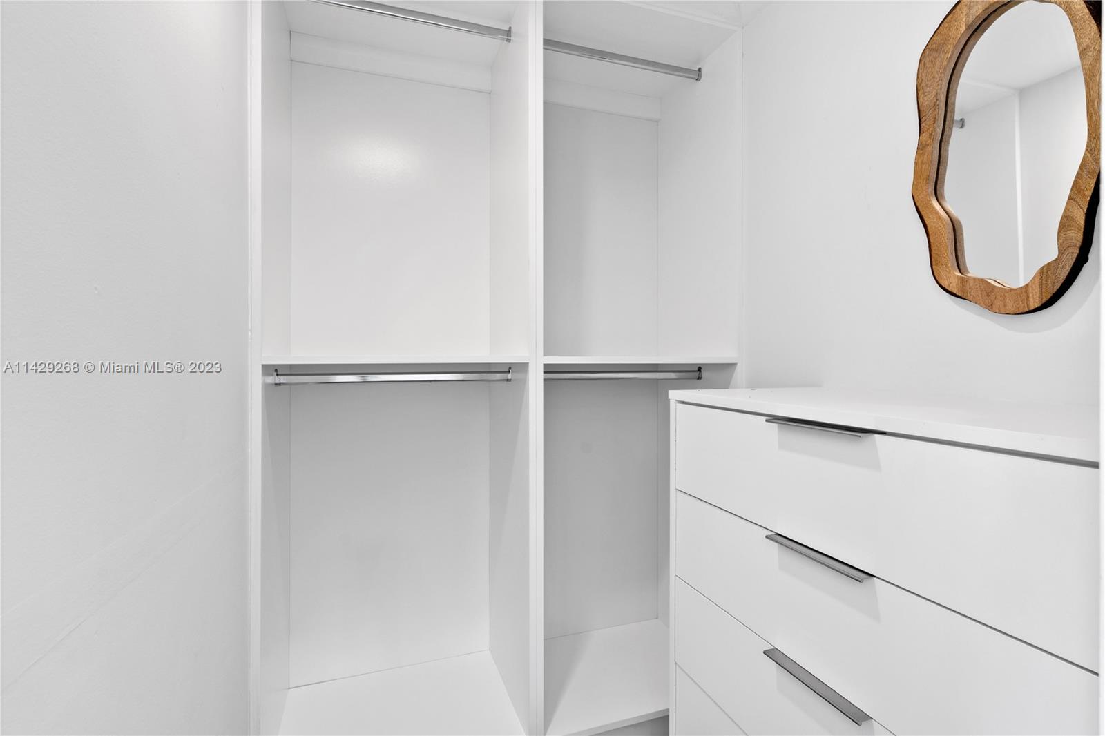 VENETIAN SHORES NO 2 - Residential