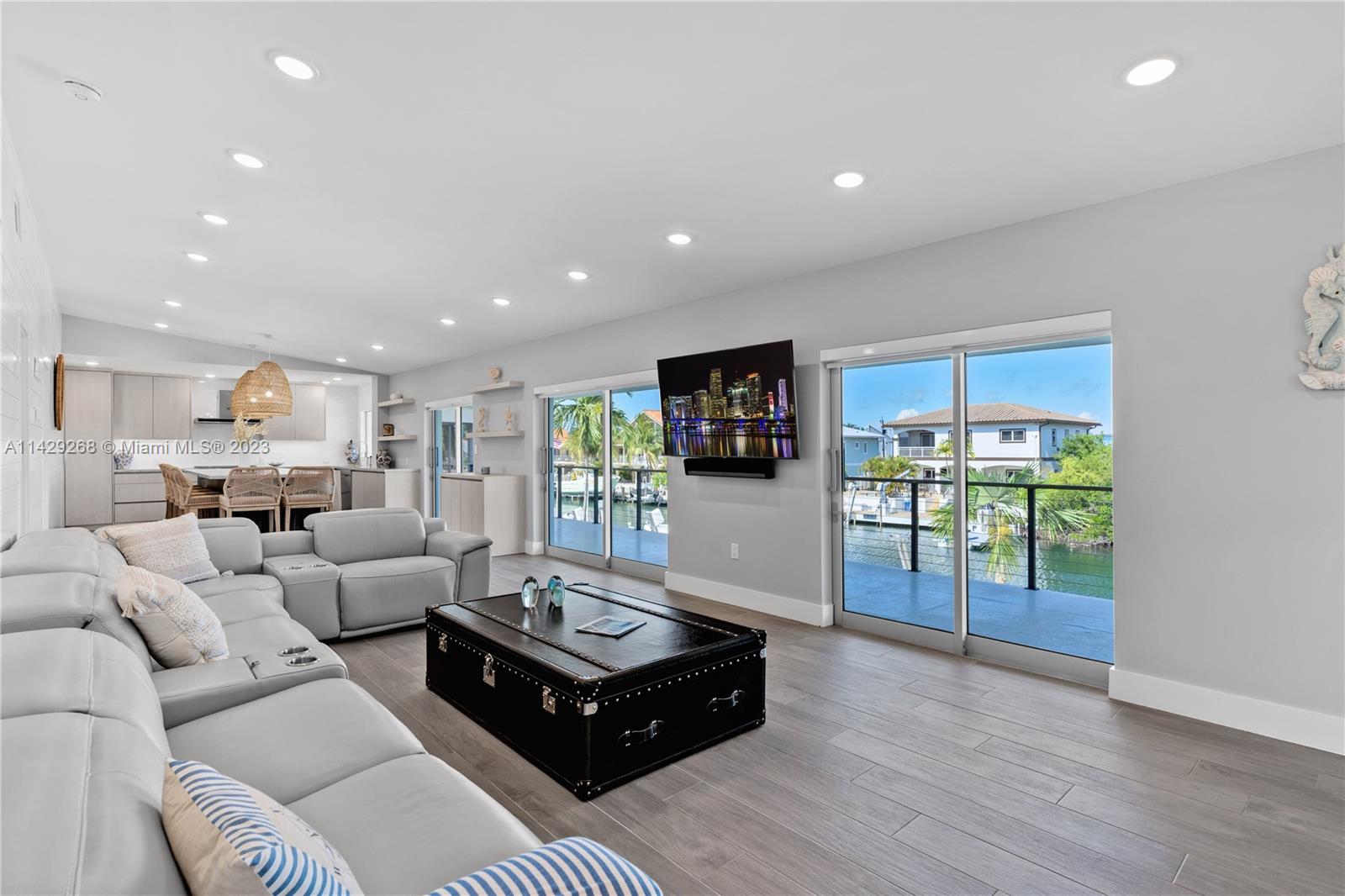 VENETIAN SHORES NO 2 - Residential