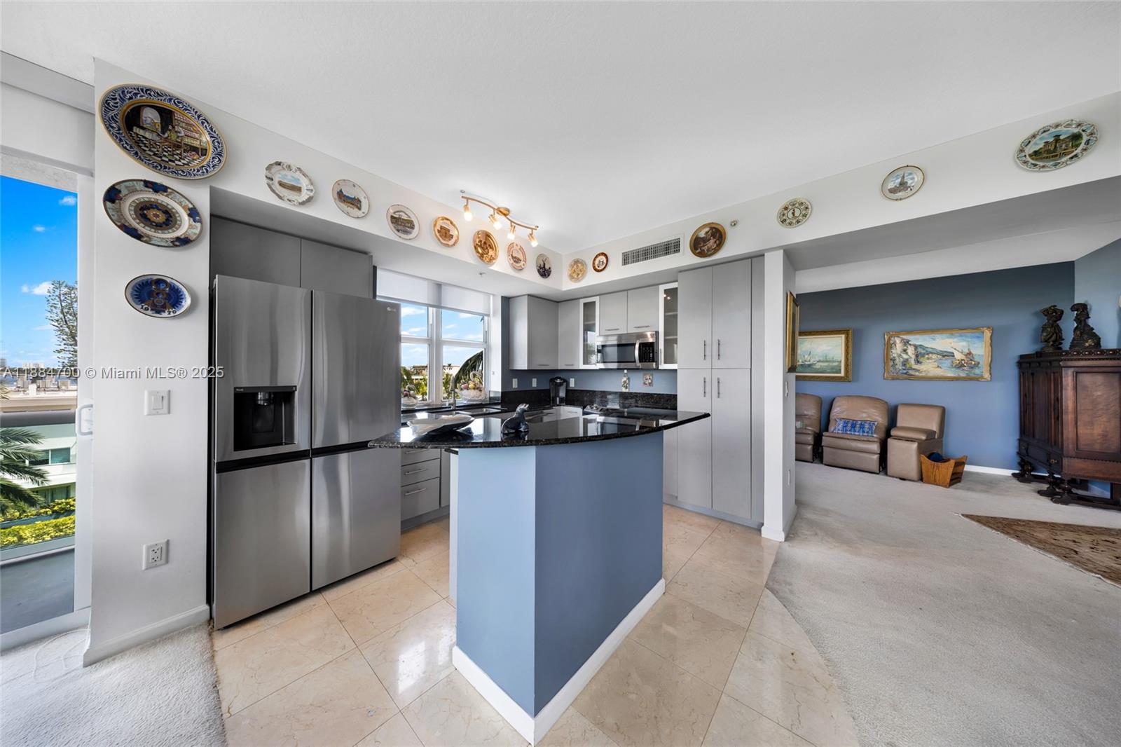 360 CONDO B - Residential