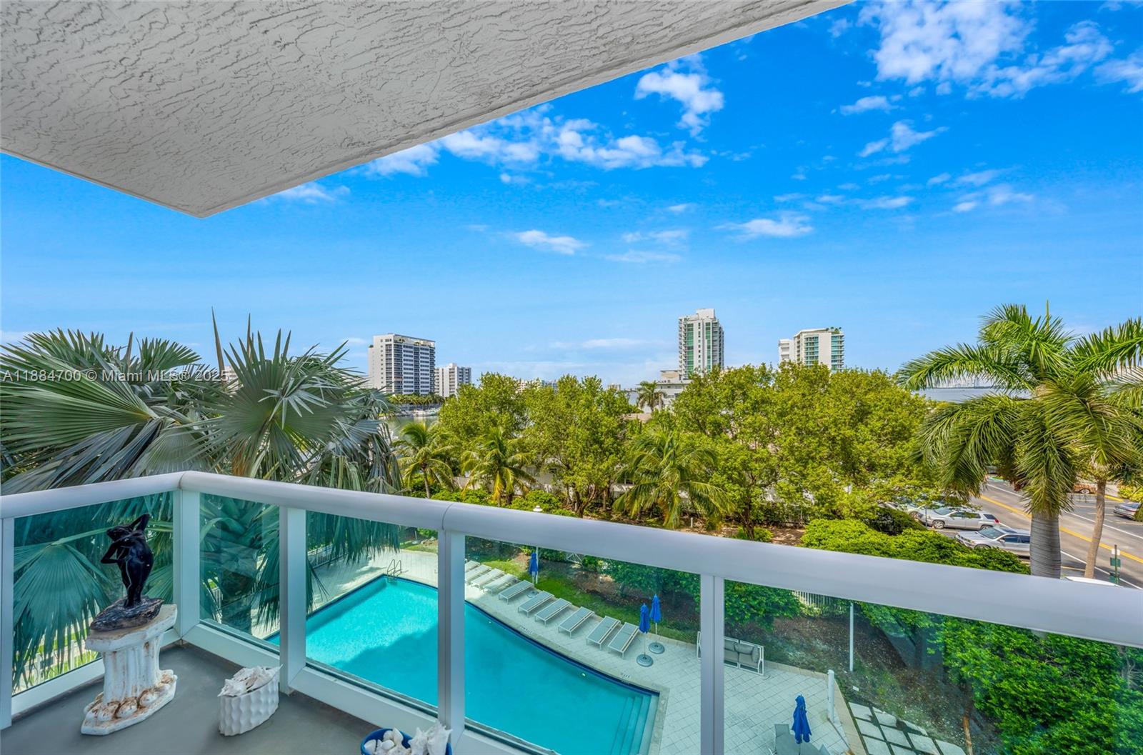 7910 Harbor Island Dr 406