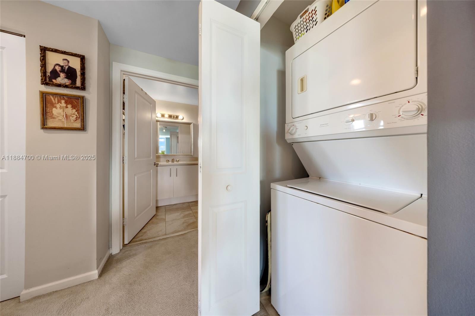 360 CONDO B - Residential