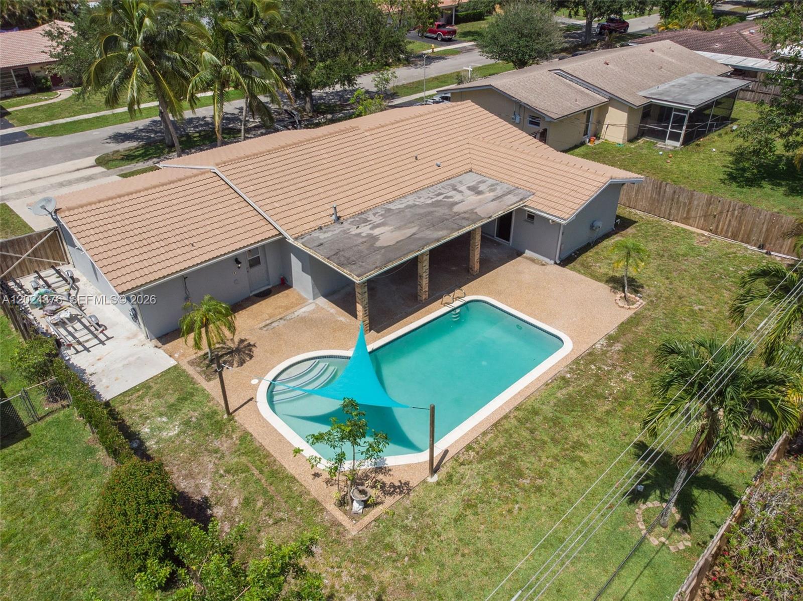 MIRROR LAKE ESTATES SEC F - Residential