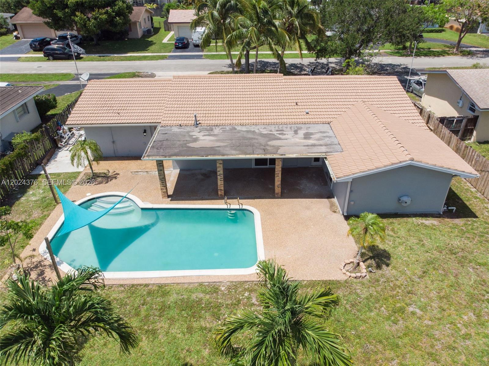 MIRROR LAKE ESTATES SEC F - Residential