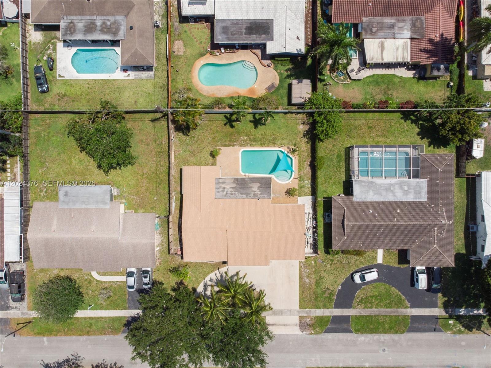 MIRROR LAKE ESTATES SEC F - Residential