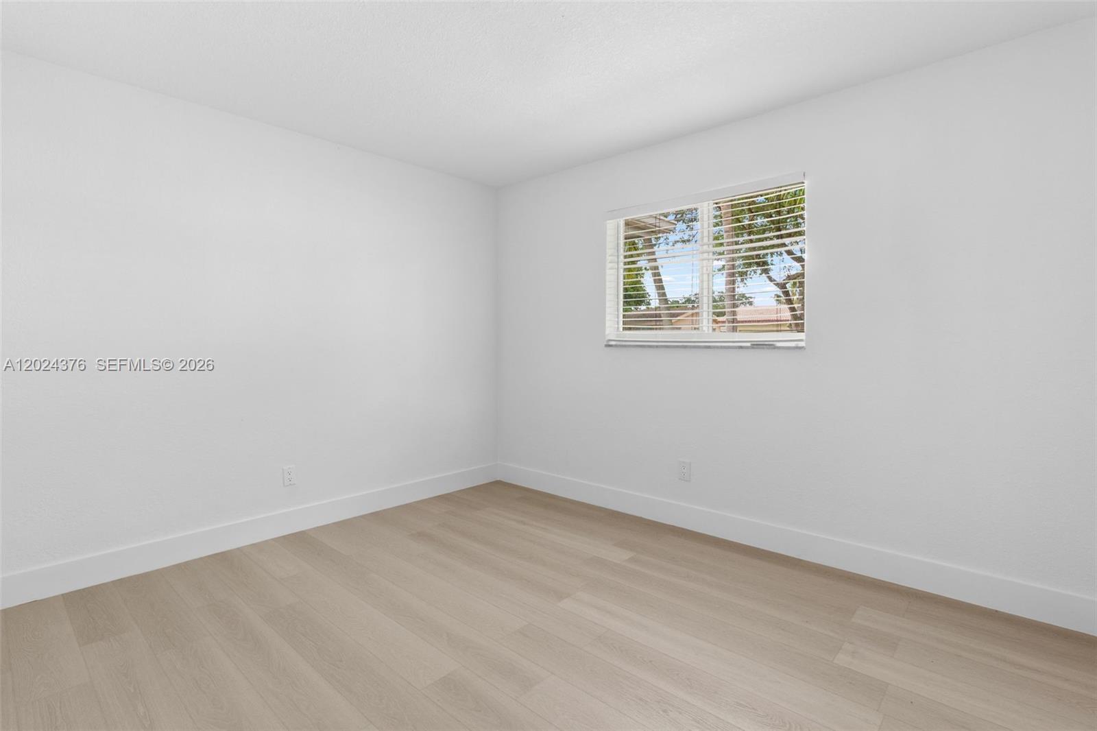 MIRROR LAKE ESTATES SEC F - Residential