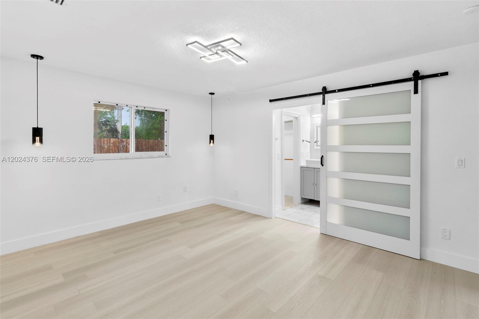 MIRROR LAKE ESTATES SEC F - Residential