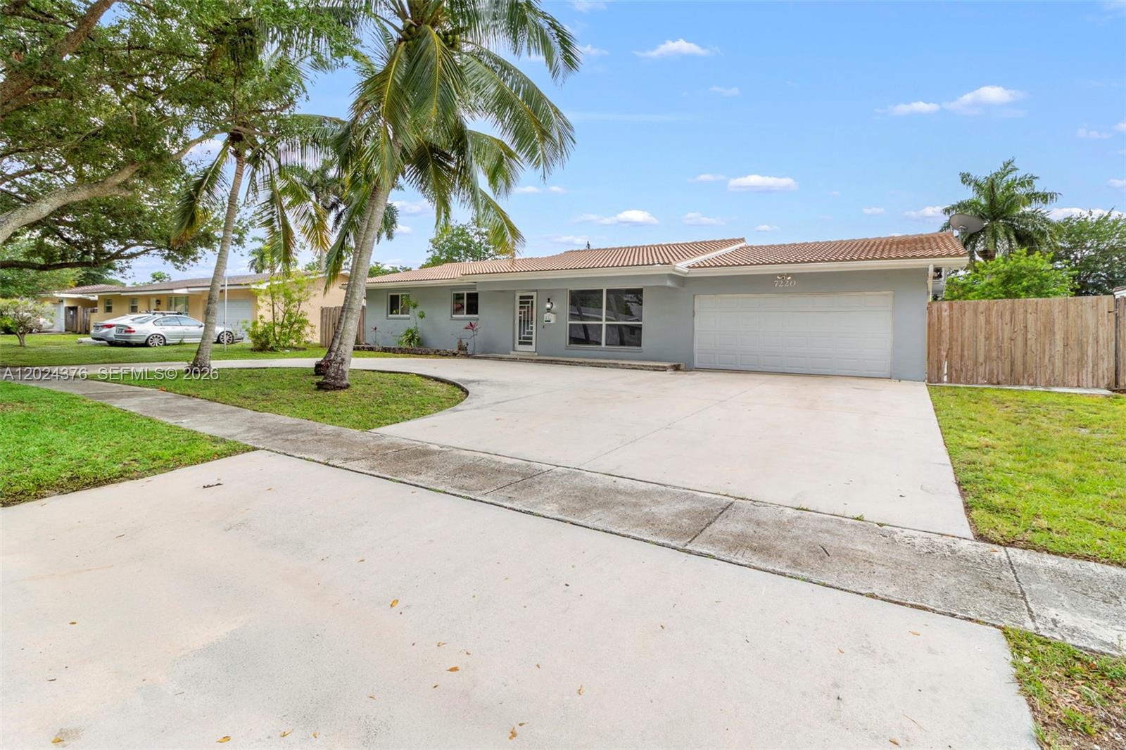 MIRROR LAKE ESTATES SEC F - Residential