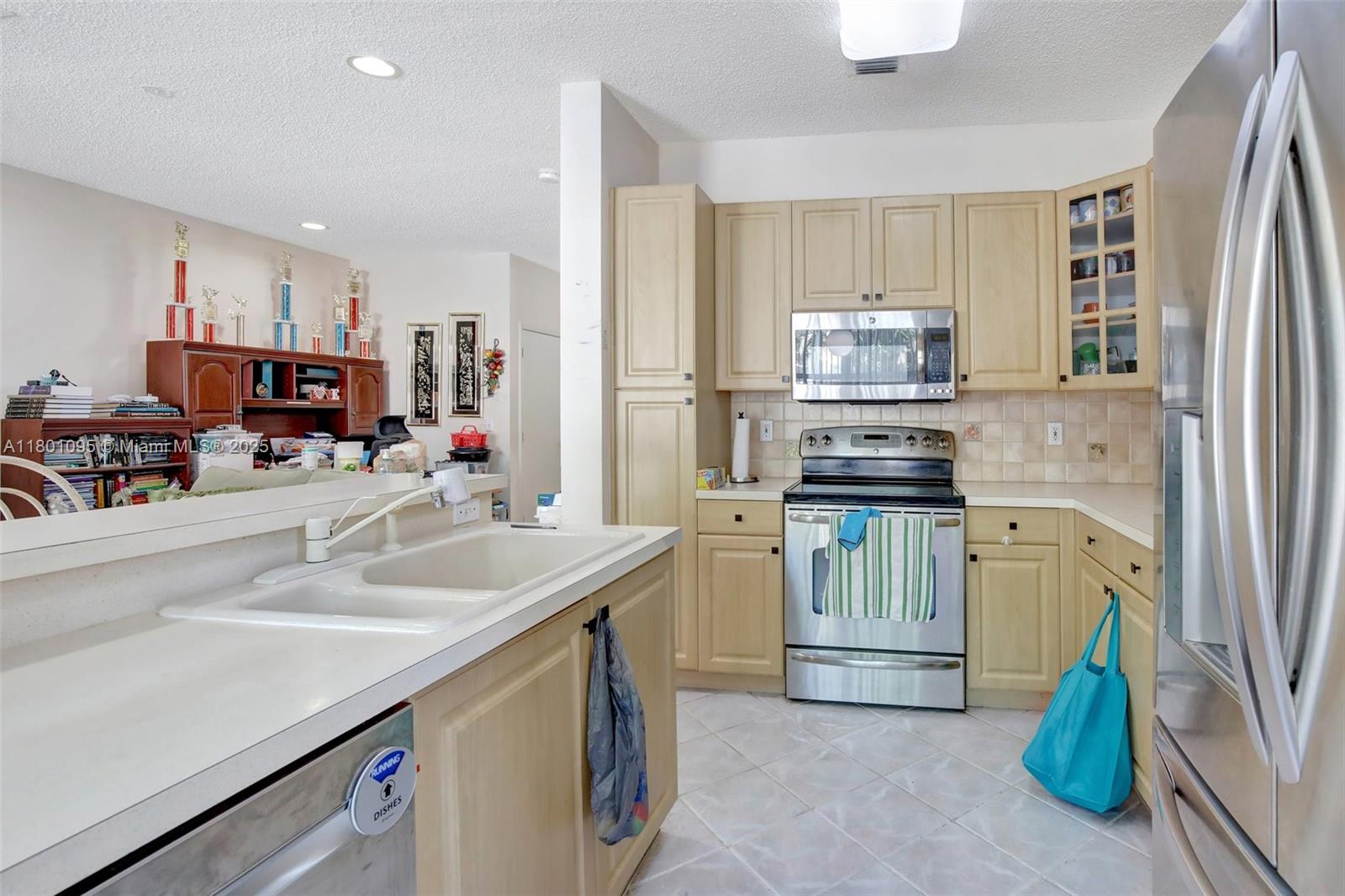 1562 NW 157th Ave