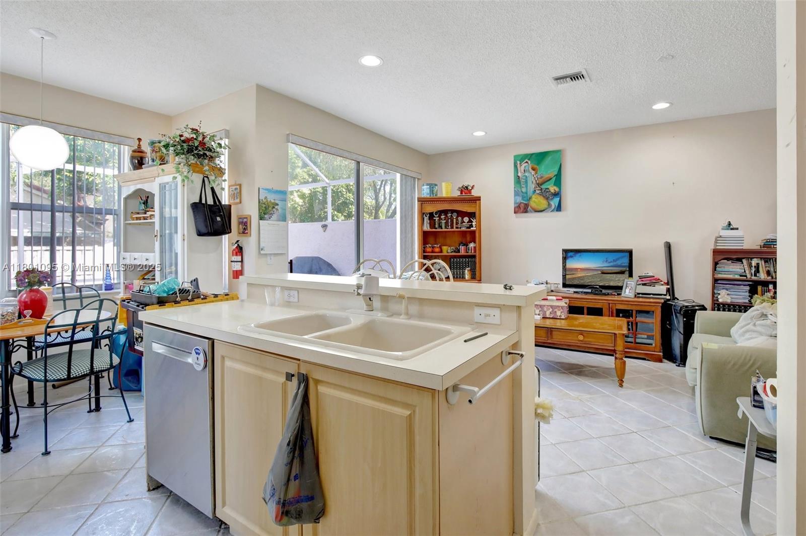 1562 NW 157th Ave