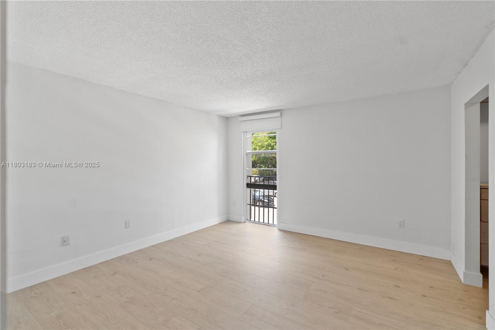 DADELAND GROVE CONDO - Residential