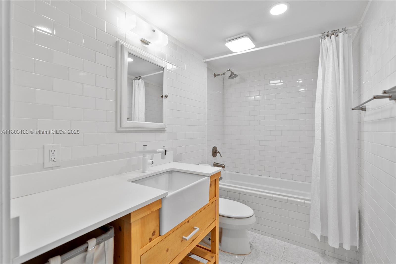 DADELAND GROVE CONDO - Residential