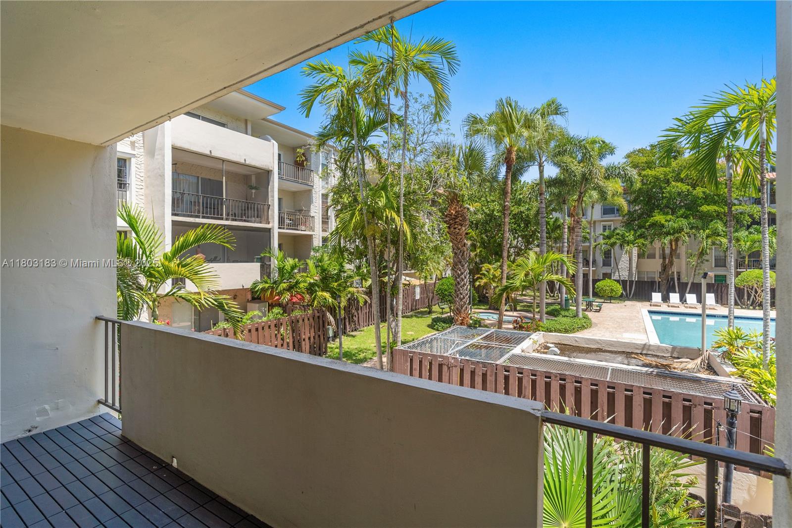 DADELAND GROVE CONDO - Residential