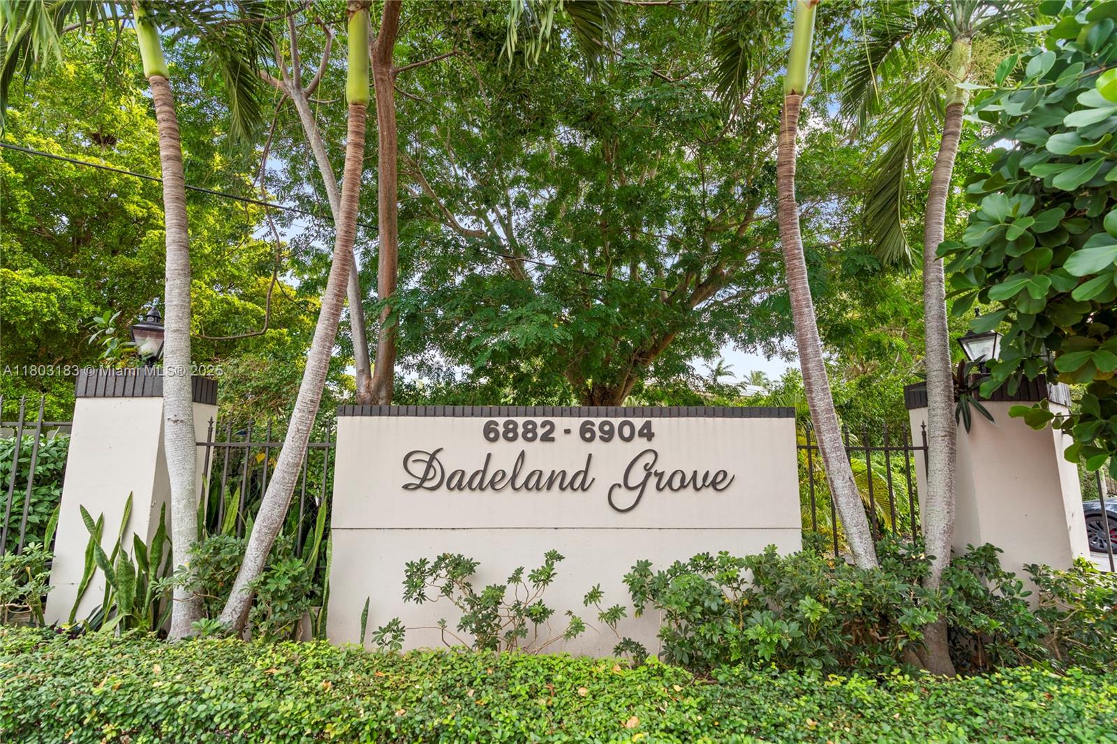 DADELAND GROVE CONDO - Residential