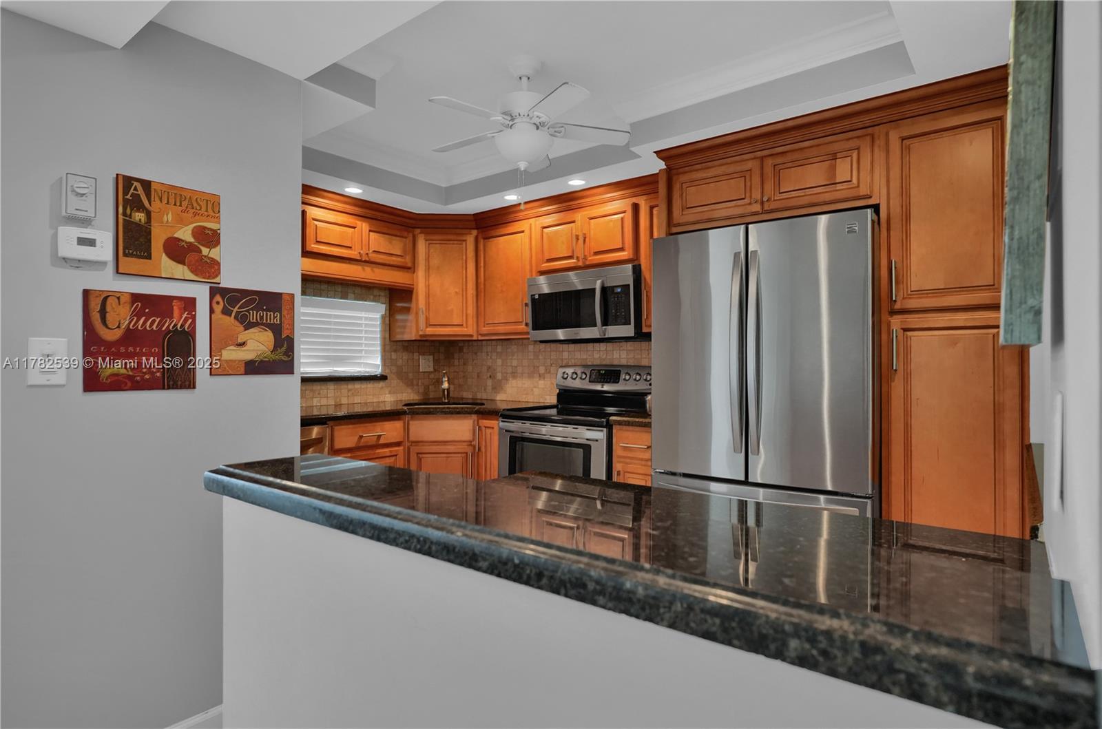 HOLLYBROOK GOLF AND - Residential Lease