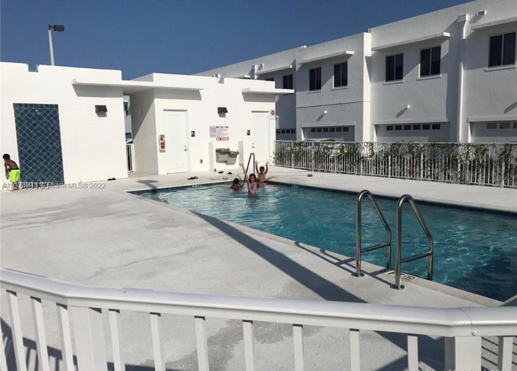 WEITZER AVENTURA PLACE CO - Residential