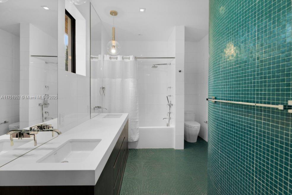 SUNSET ISLANDS-ISLAND NO - Residential