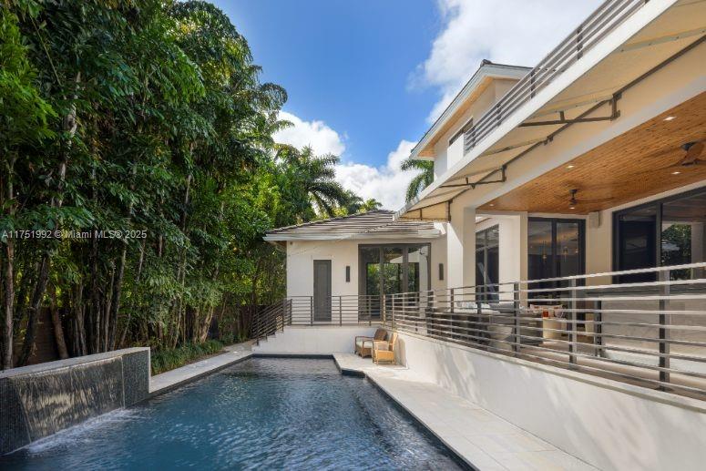 SUNSET ISLANDS-ISLAND NO - Residential