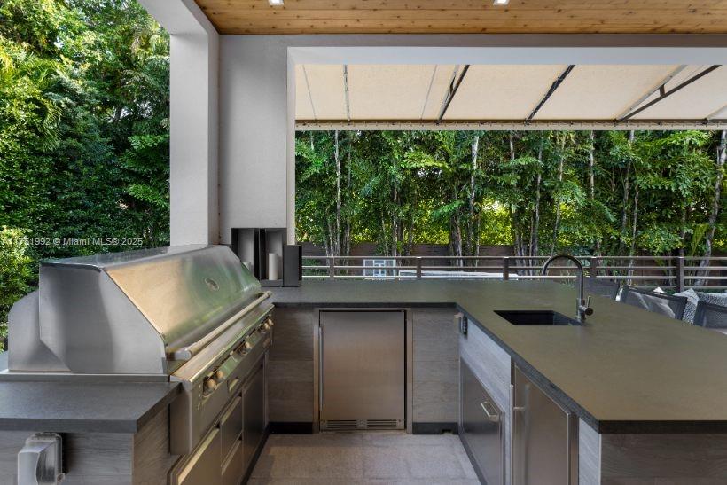 SUNSET ISLANDS-ISLAND NO - Residential