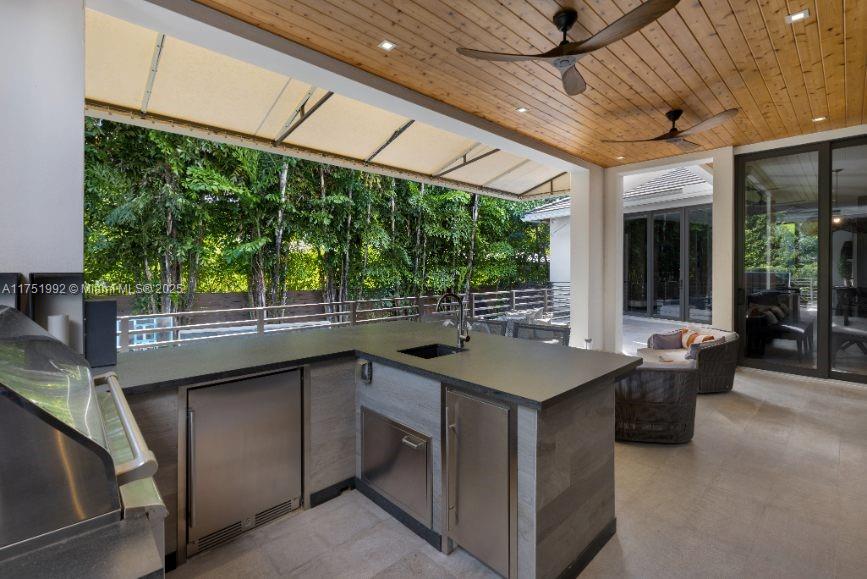 SUNSET ISLANDS-ISLAND NO - Residential