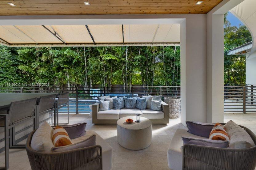 SUNSET ISLANDS-ISLAND NO - Residential