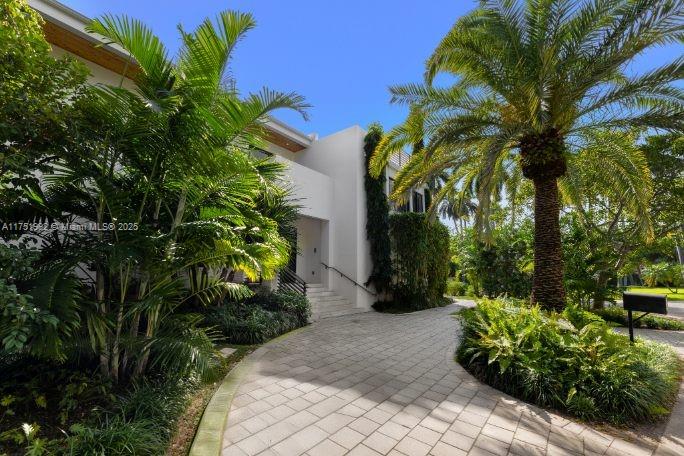 SUNSET ISLANDS-ISLAND NO - Residential